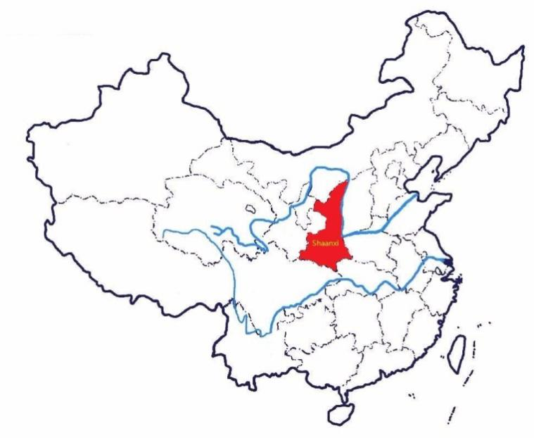 翻开中国地图  距于黄河中下游的陕西  廓如秦兵跪俑  联同它的